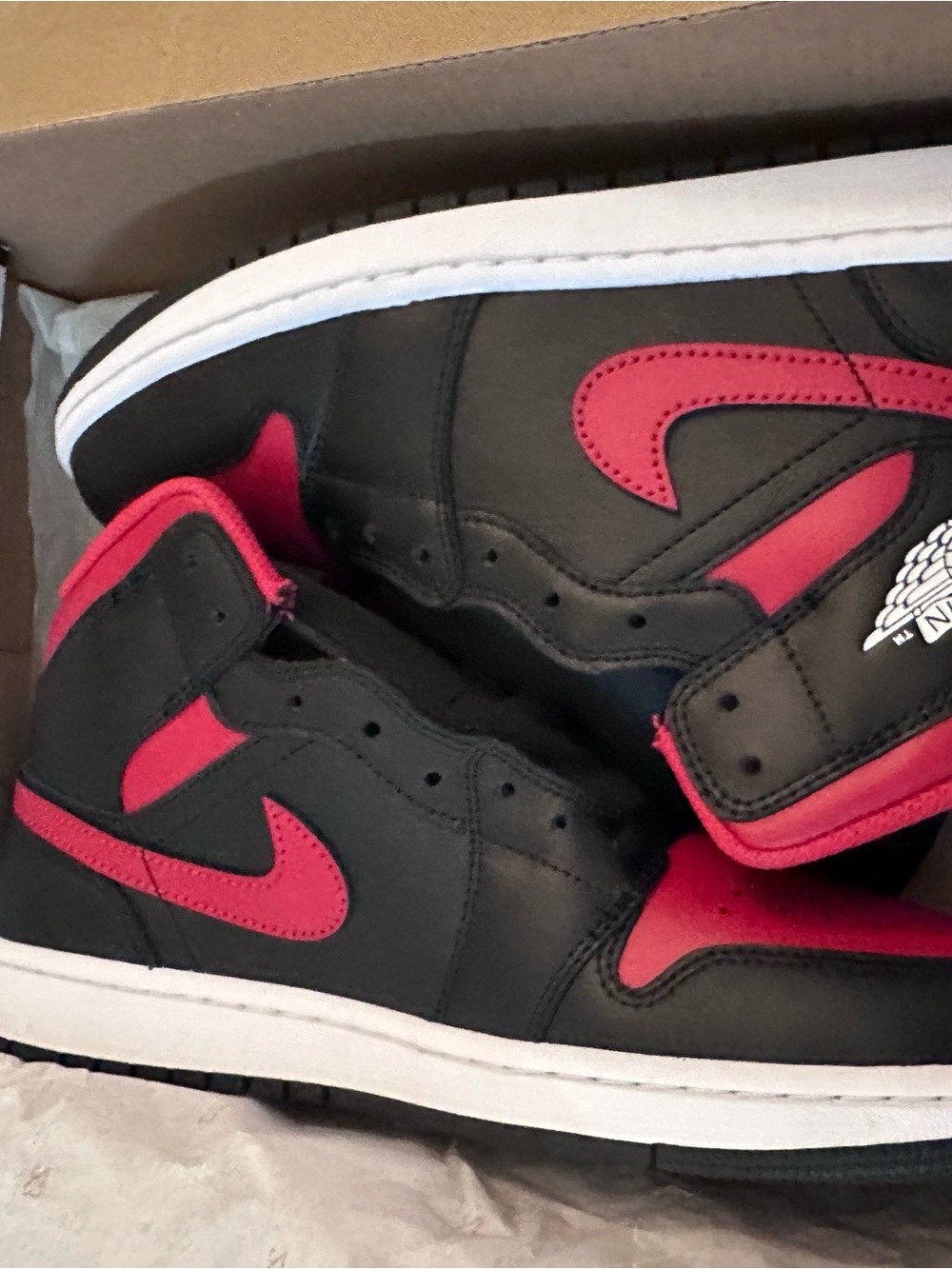 Jordan 1 Mid sneakers; size 9.5 US (Men’s) #basketball #retro - Picture 4 of 7